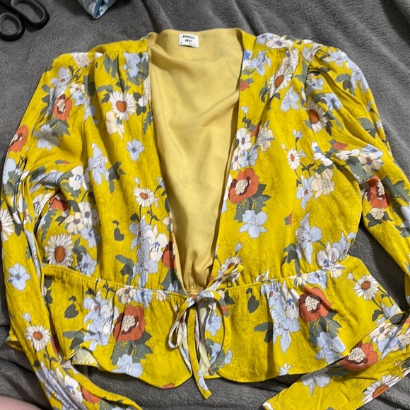 Sunday Best Tops - Sunday Best Yellow Floral Tie Front Blouse Size Medium
